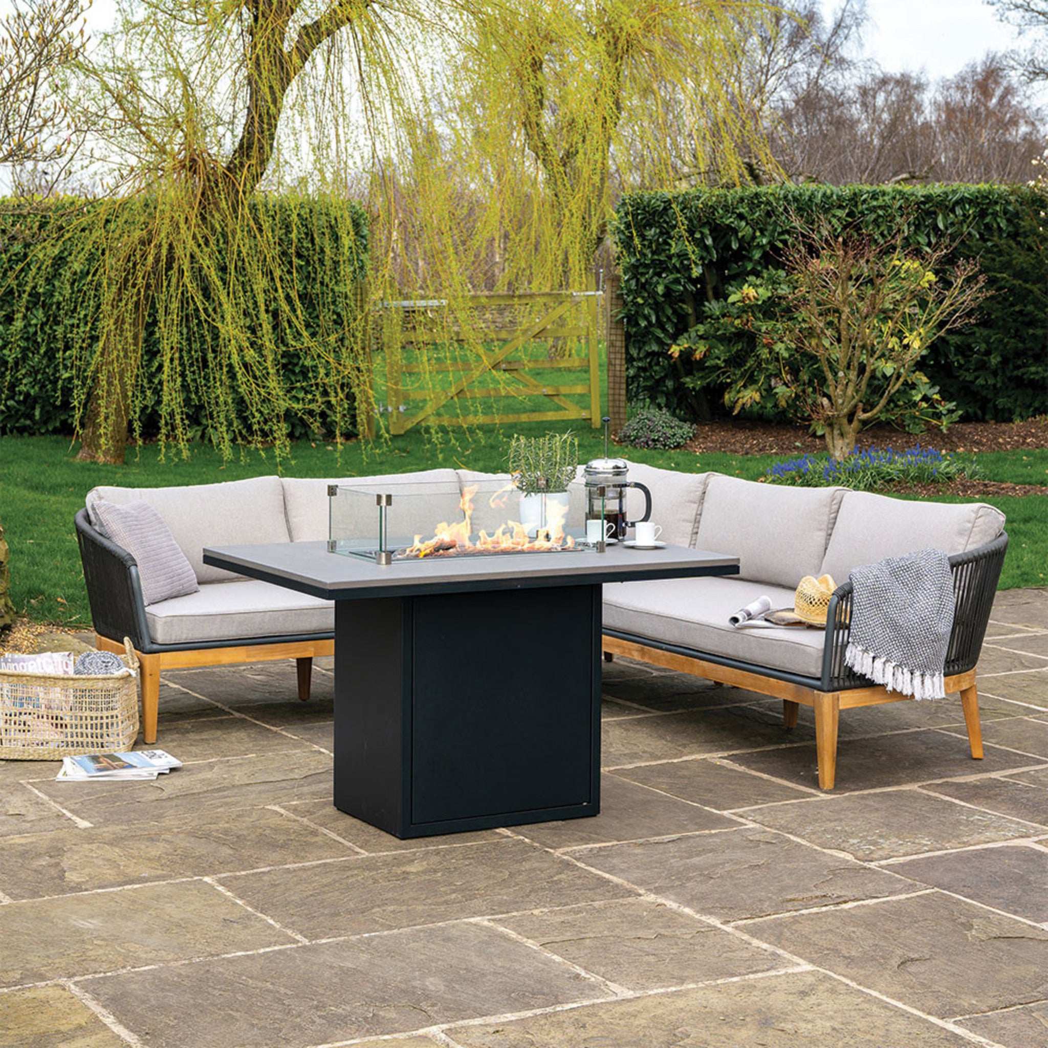 Cosiloft 120 Relaxed Dining Black and Grey